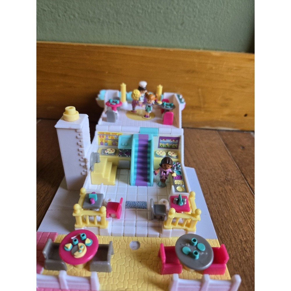 Polly Pocket Vintage 1993 Bluebird Toys Light Up Pizzeria Pizza Parlor Complete - Picture 3 of 6